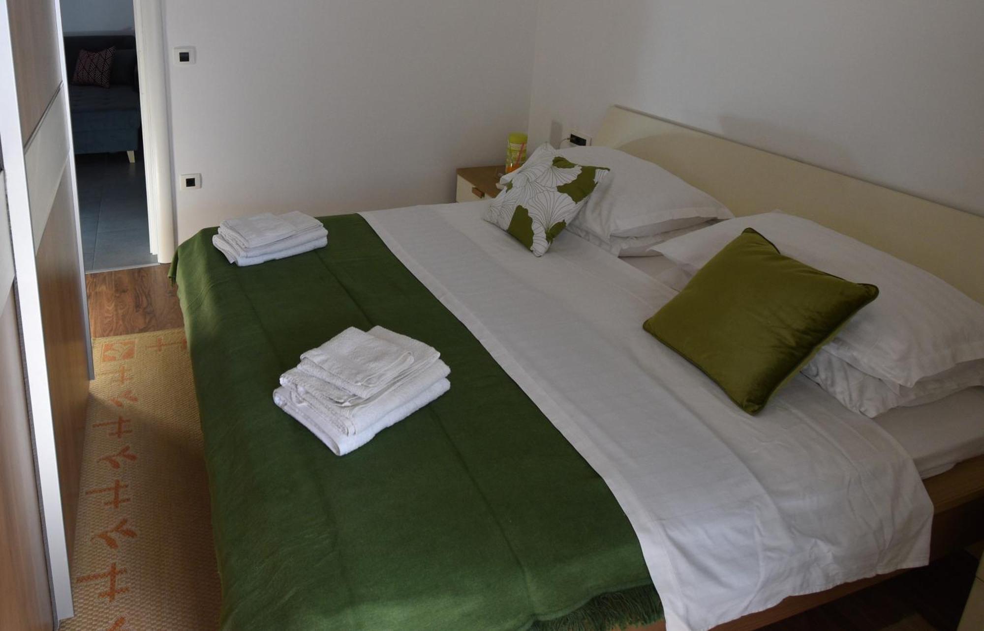 Apartment Andrea Orebic Luaran gambar